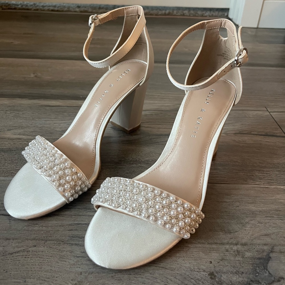 Kelly & Katie White Pearl Heel